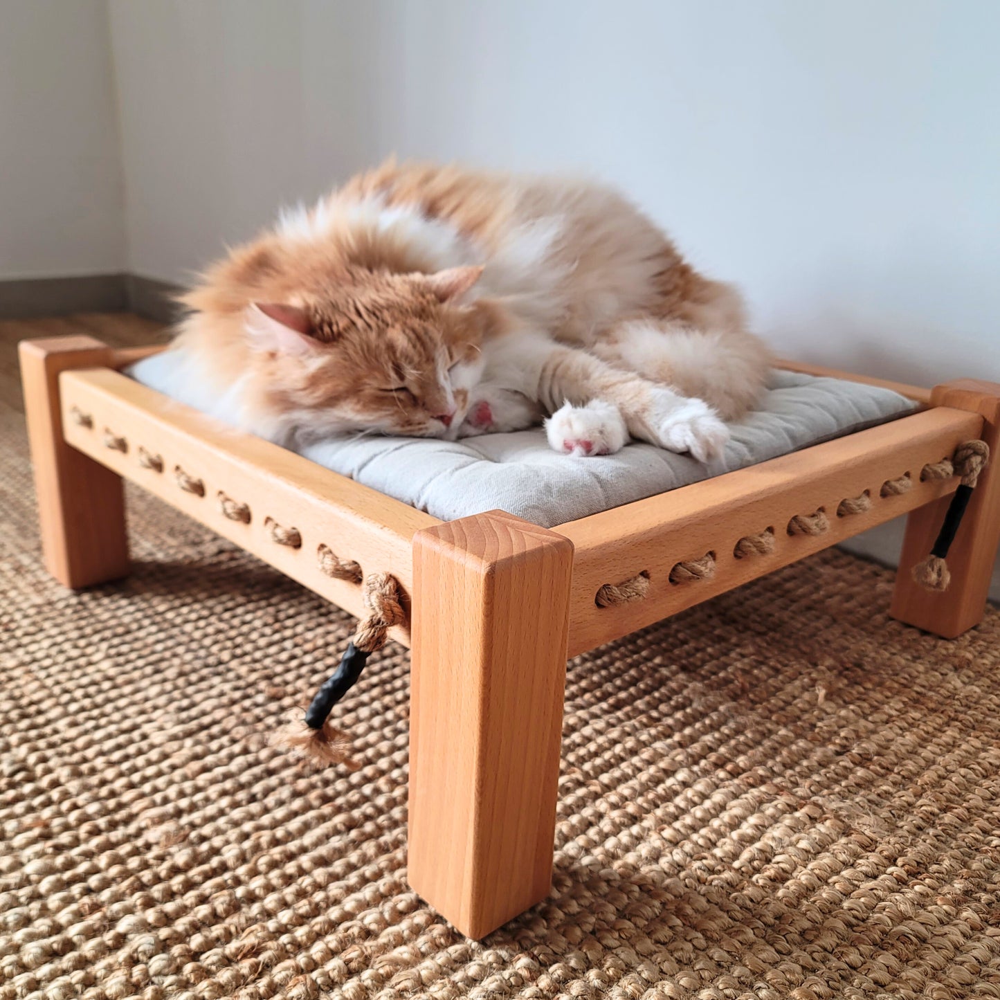 Wooden Pet Bed for Cats and Small Dogs | Homy Stork